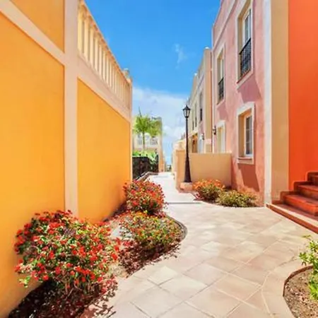 דירה Lovely Paradise 1-bed In *
