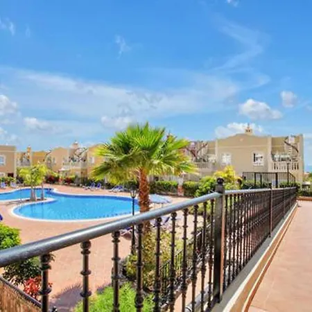 Lovely Paradise 1-bed In דירה *